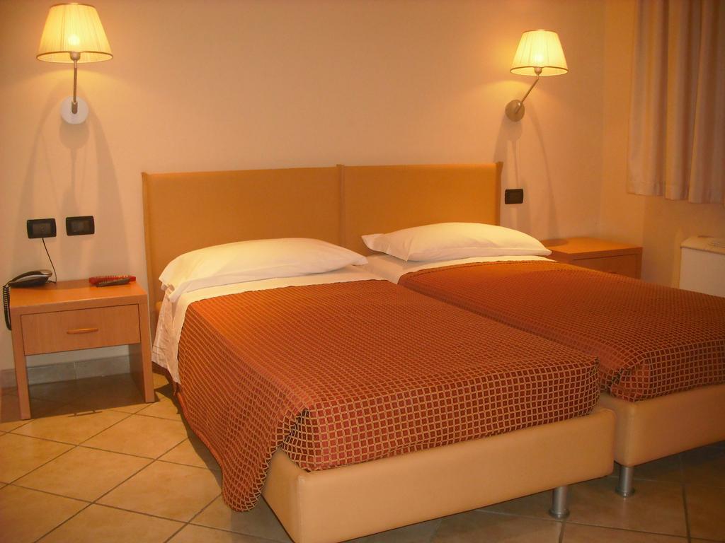 Koko Hotel Lido Di Savio Værelse billede